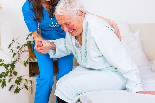 The Difference Between Assisted Living Care vs Nursing Homes
