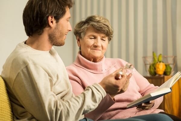 Tips for Caring for a Loved One with Alzheimer’s Disease